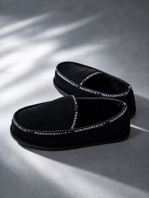 ℗ [HOUSE SLIPPERS]