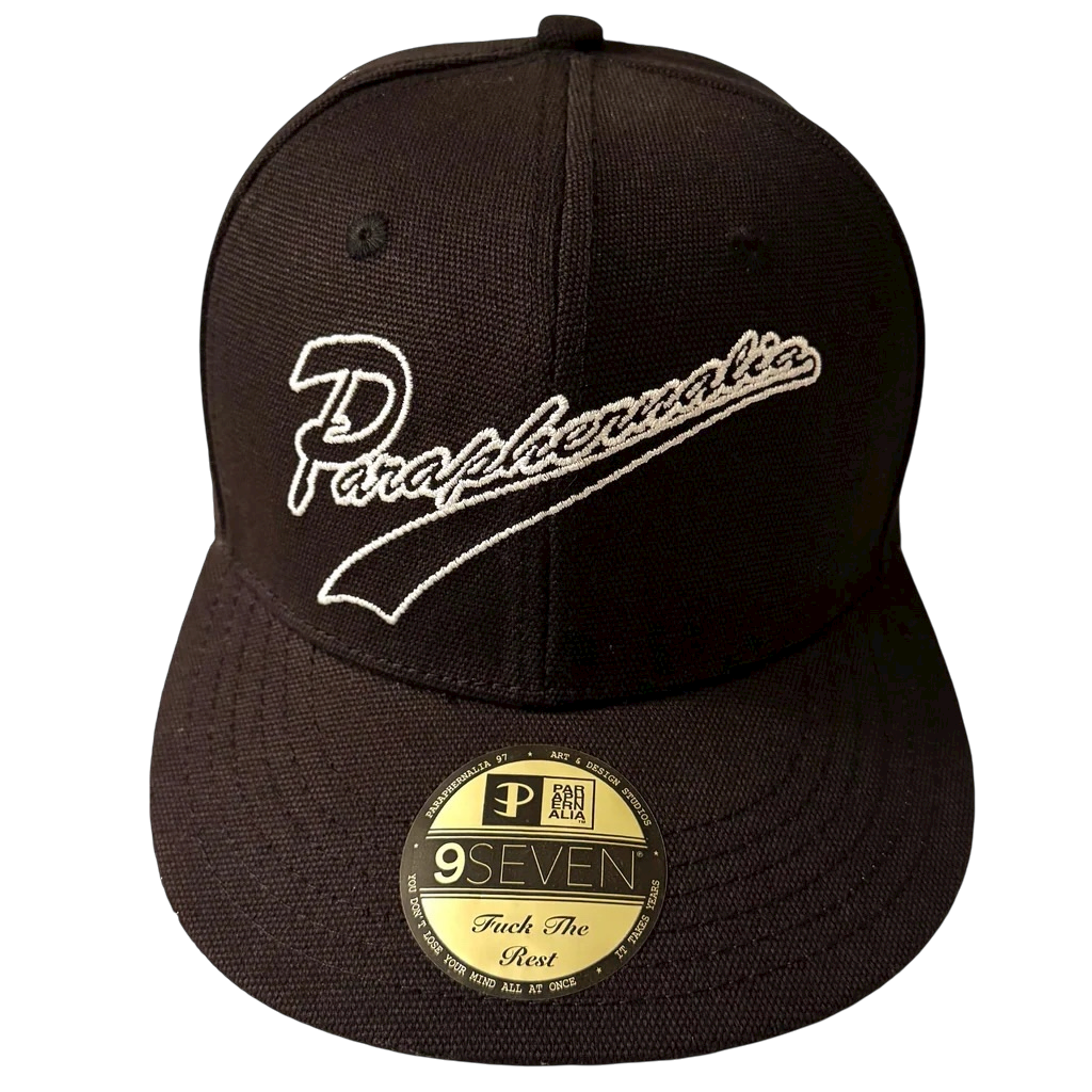℗ FITTED HAT