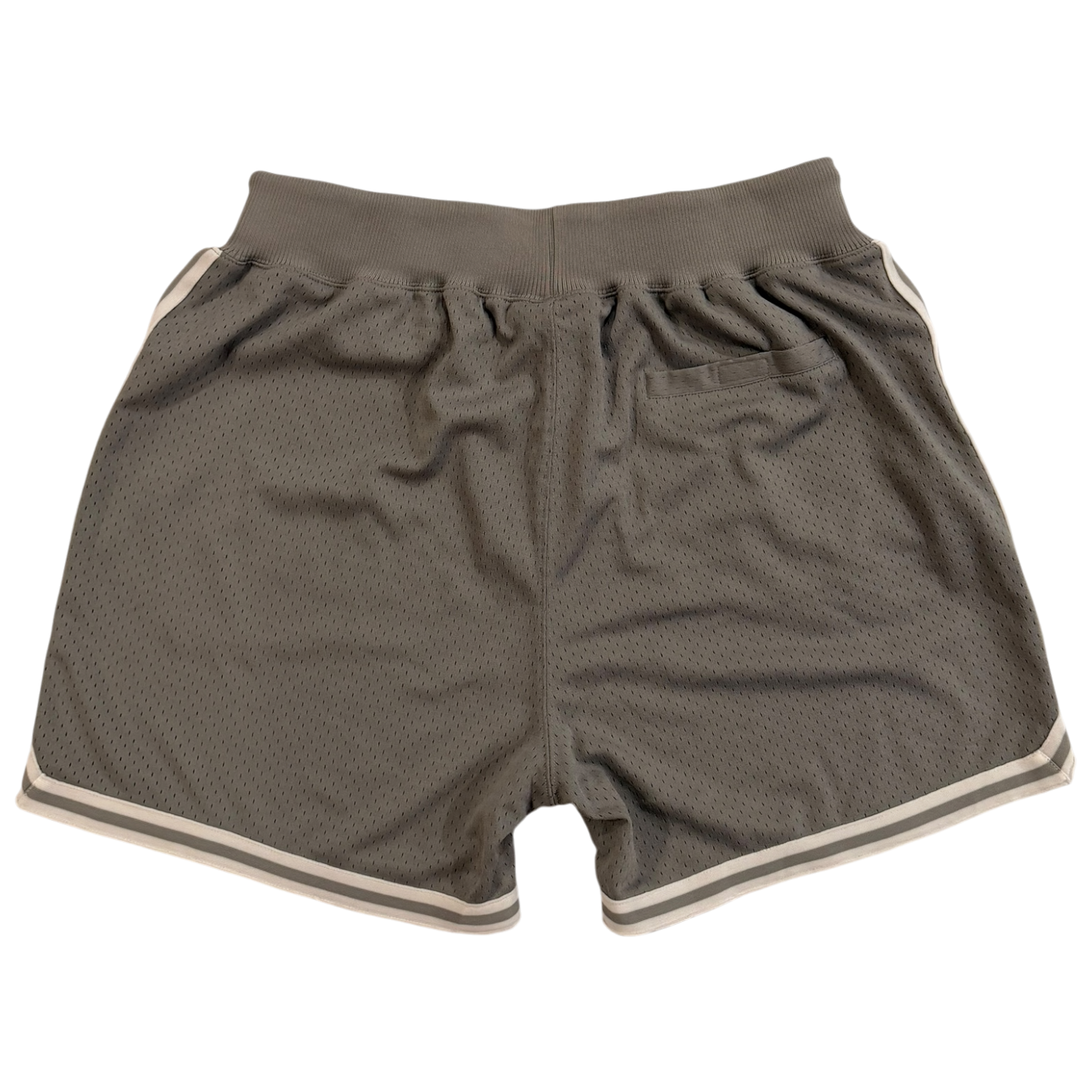 RETRO BASKETBALL SHORTS